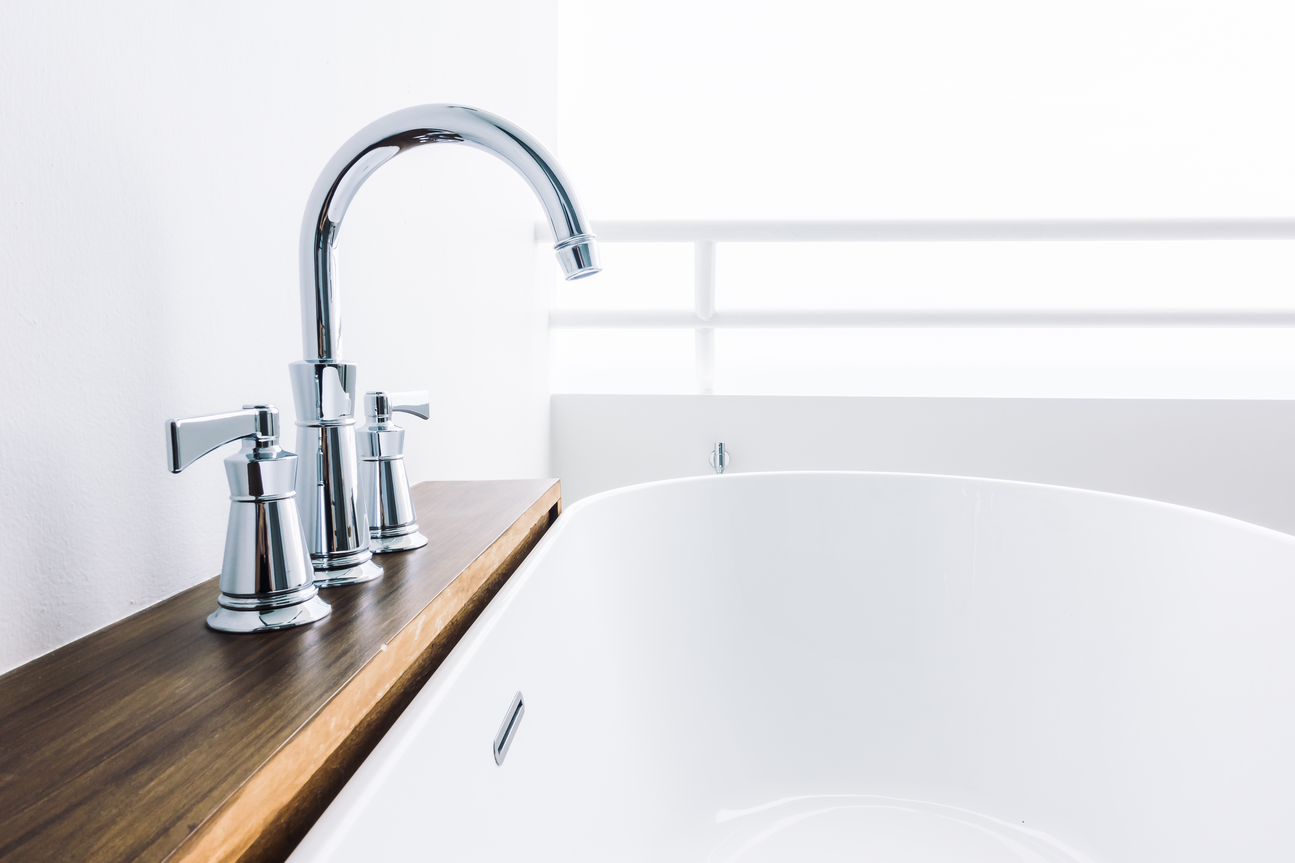 The Advantages of Using Stainless Steel Bathroom Accessories | Platobath