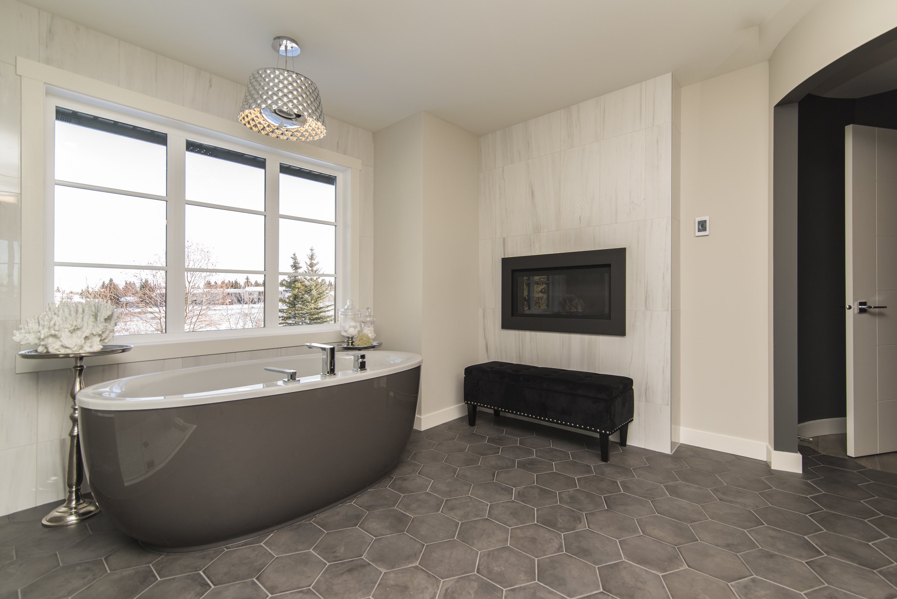 How to Create a Cohesive Look with Matching Bathroom Accessories | Platobath
